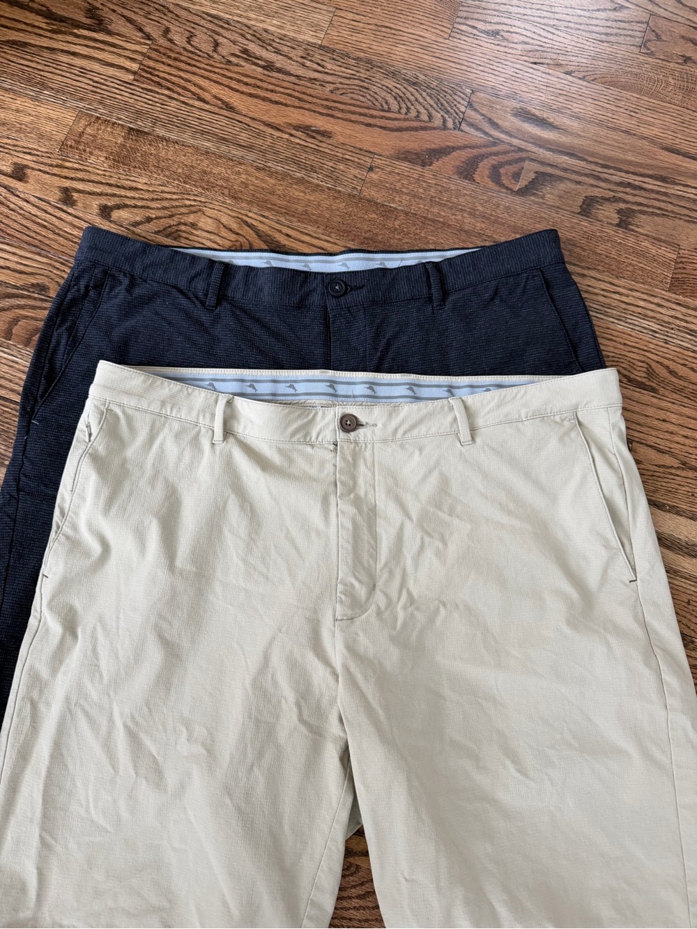 Tommy Bahama men’s shorts 10 inch set of 2 40 inch waist khaki and charcoal